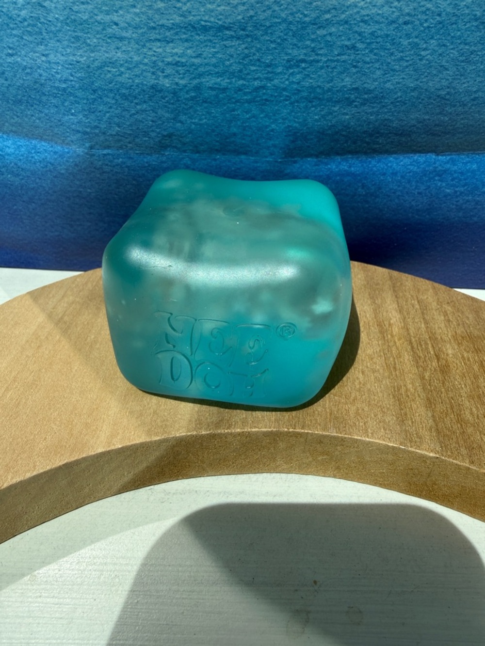 NeeDoh Nice Cube Glow Flake